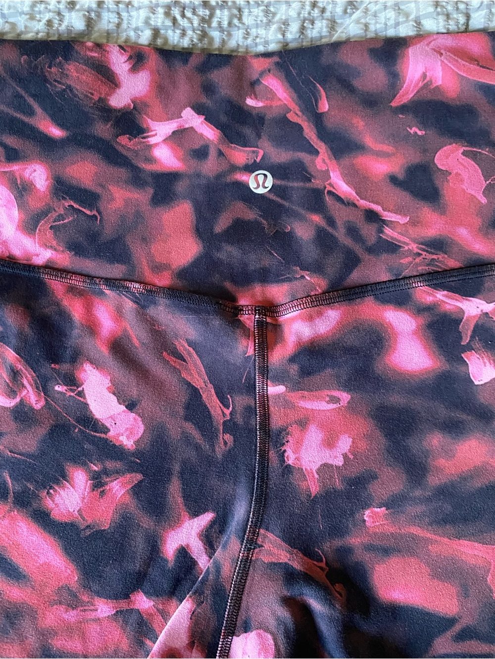 lululemon athletica Women's Pink & Black Patterned Leggings - Picture 2 of 3